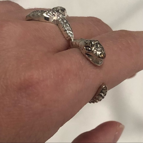 ASOS Silver Snake Double Finger Band Chunky Ring Size 6 - Picture 7 of 7
